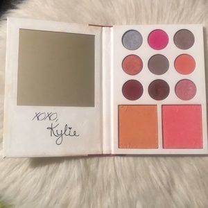 Kylie Cosmetics 🌸Bundle and Save